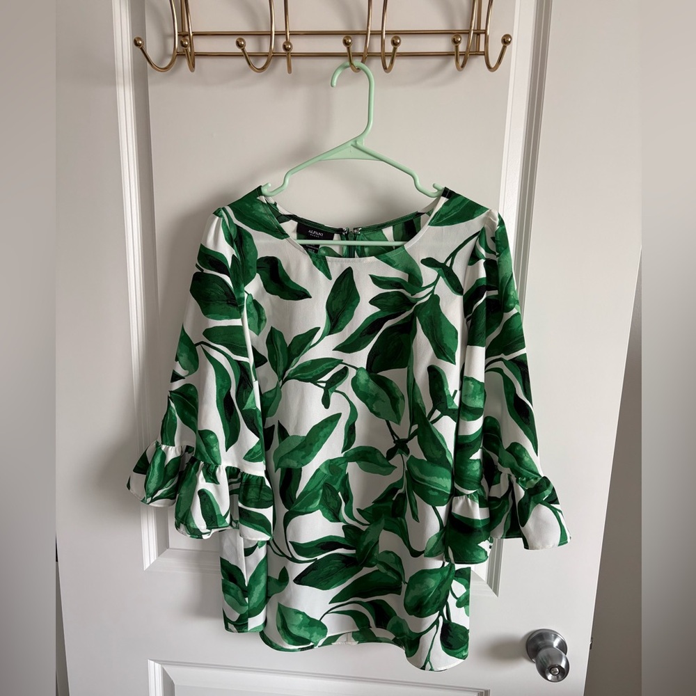 🌺 Alfani Blouse